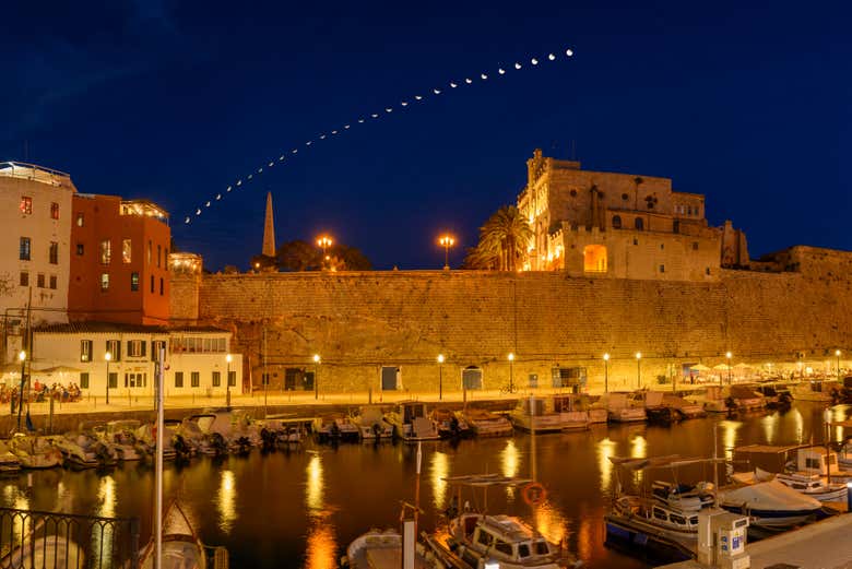 Éclipse lunaire à Ciutadella